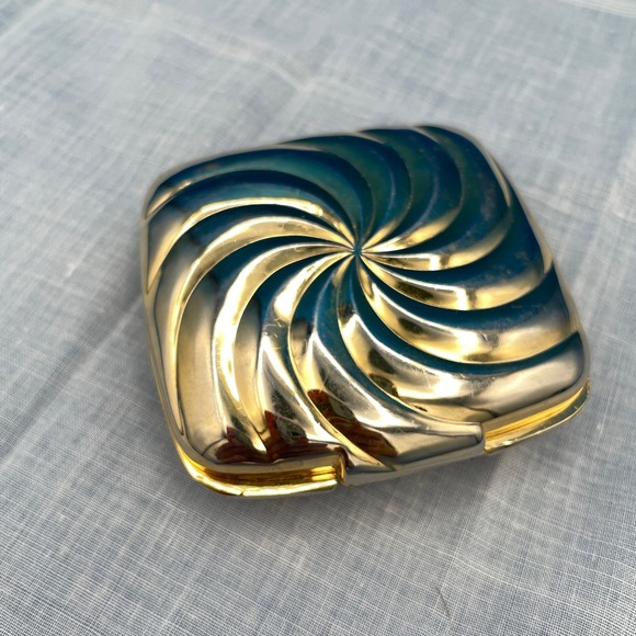 Accessories - Vintage Gold Tone Sunburst Swirl Travel Mirror Compact Glamour